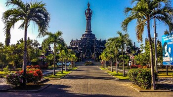 Private Denpasar City Tour, Sunset Kecak Dance & Barbecue Dinner