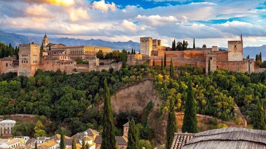 Guided Walking Tour of the Alhambra in Granada