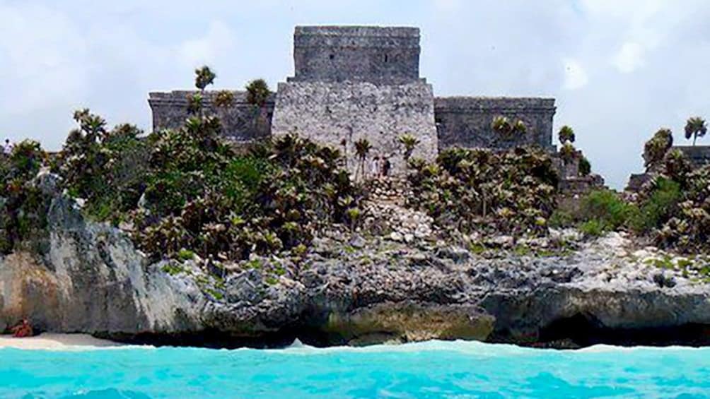 Mayan pyramid on coast of Mexico