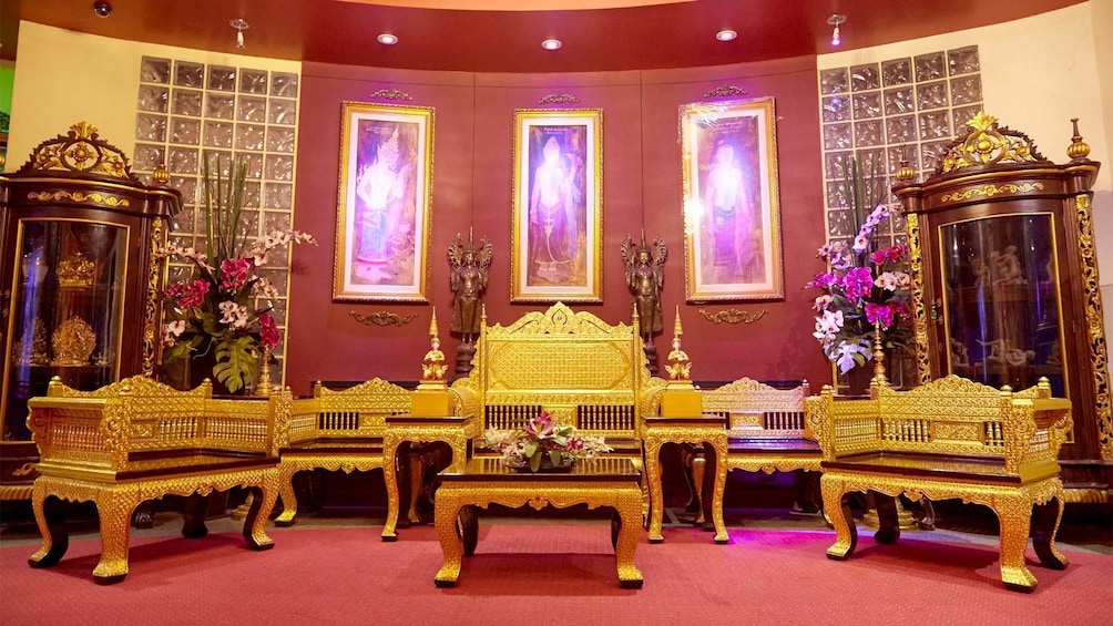 Foto 5 van 7. View inside the Kamavijitra Museum in Bangkok, Thailand