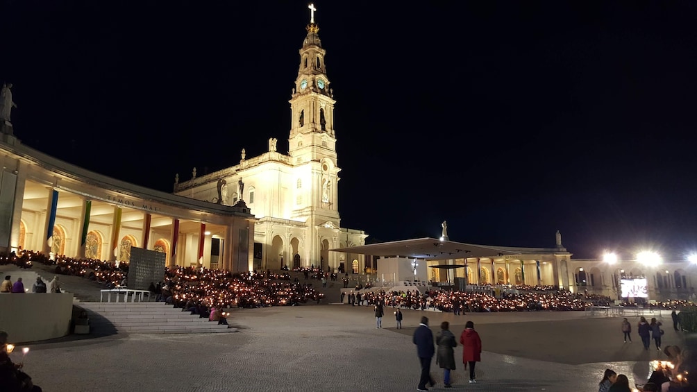 Day Trip to Fátima Sanctuary & Medieval Town of Óbidos