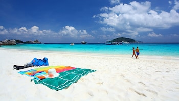 Day Trip to Coral Island with Thai Lunch