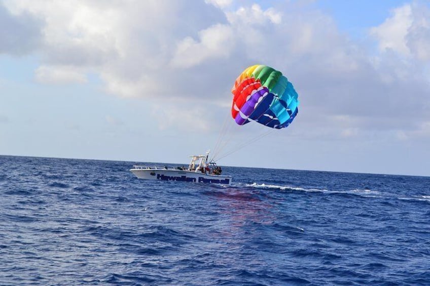 1-Hour Guided Hawaiian Parasailing in Waikiki