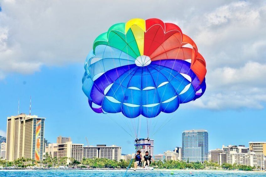 1-Hour Guided Hawaiian Parasailing in Waikiki 