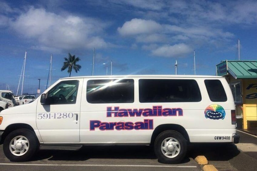 1-Hour Guided Hawaiian Parasailing in Waikiki