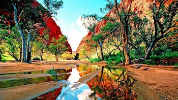 Full-Day West MacDonnell Ranges Tour with Lunch