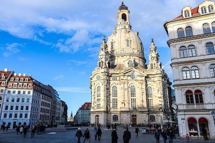 Offentlig guidad rundtur i gamla stan inklusive ett besök i Frauenkirches i...