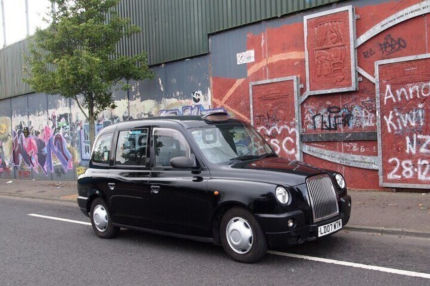 Private Guided Belfast Mural Tour with Pickup