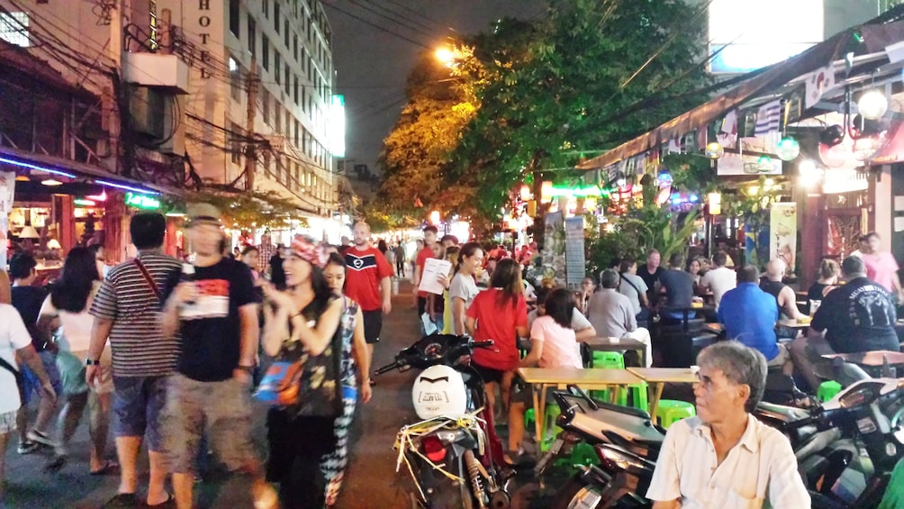 Private Chinatown, Flower Market & Khao San Road Night Tour with Dinner