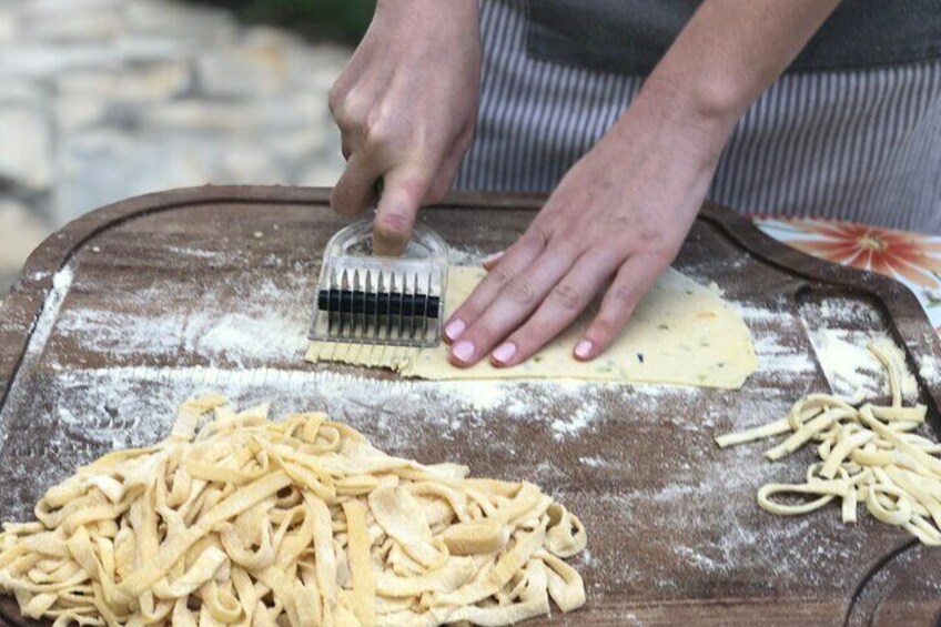 3-Hour Cooking Class in a historical villa in Siena
