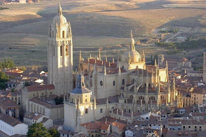 Private Tour Avila – Segovia - Small group and hotel pick up from Madrid