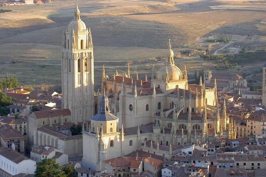 Private Tour Avila – Segovia - Small group and hotel pick up from Madrid