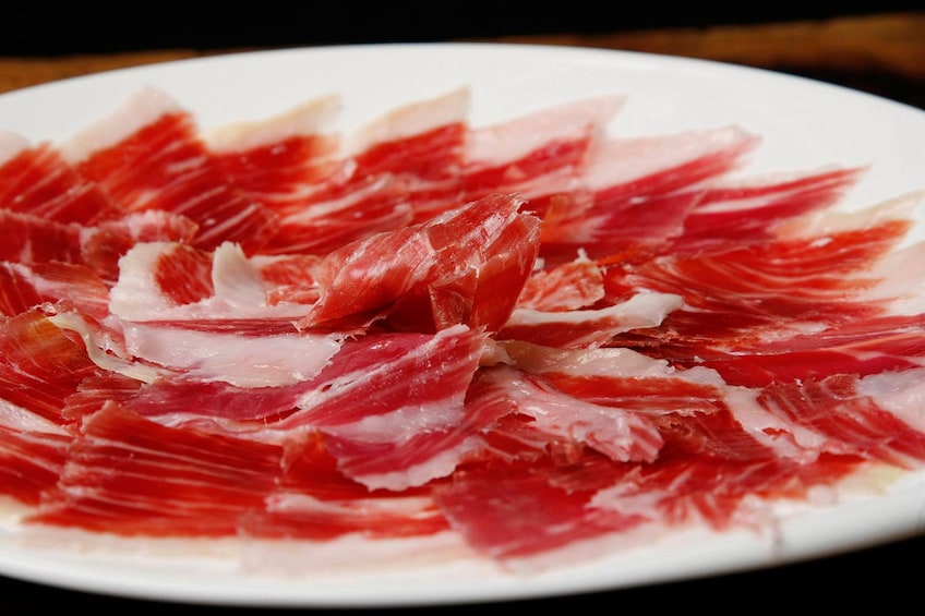 Foto 4 von 9 laden Combo Tour: Hop-On Hop-Off Bus Pass with Tapas Dinner & Flamenco Show