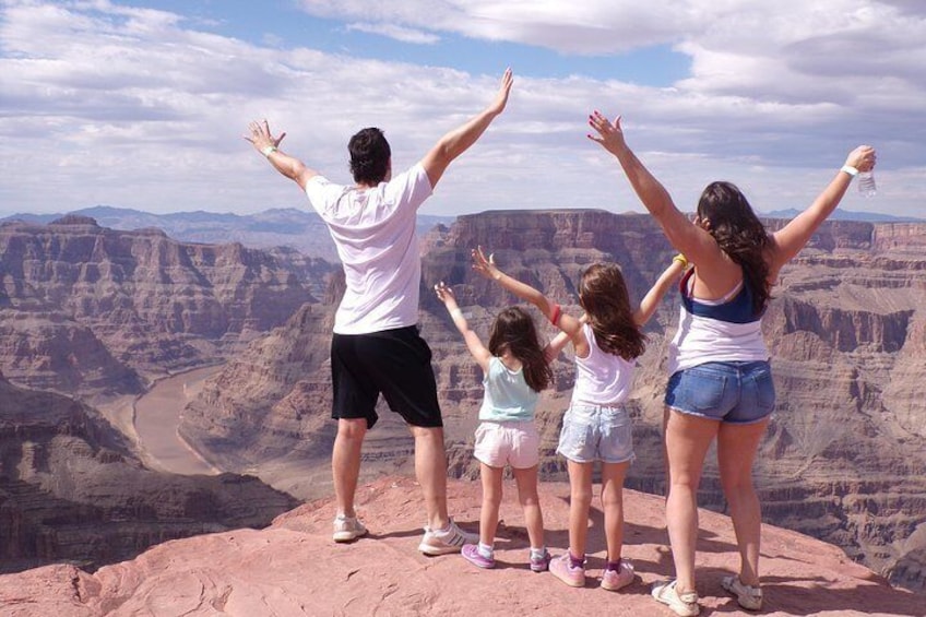 Grand Canyon Tour In Spanish With Access To Skywalk