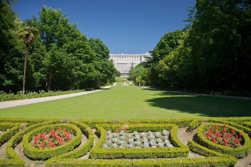 Skip-the-Line Royal Palace Tour