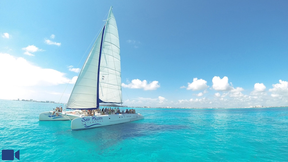 Isla Mujeres Catamaran Tour with Lunch & Open Bar