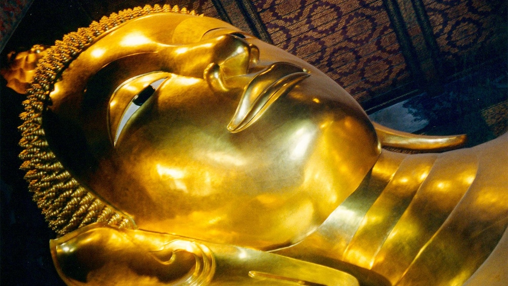 reclining buddha in Bangkok 