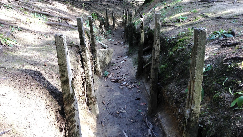 Foto 3 von 5 laden WWI trench