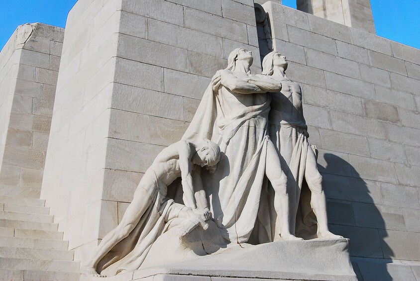 Charger l’élément 5 sur 9. Day Trip from Paris : Arras & Vimy Ridge WWI Western Front
