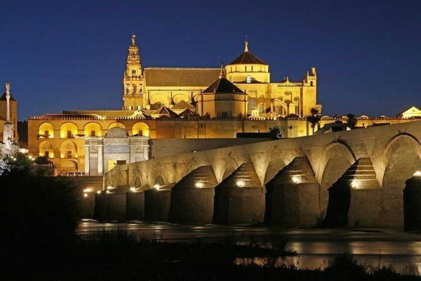 Guided tour of the Mosque-Cathedral, Jewish Quarter, Alcazar and Synagogue in Córdoba