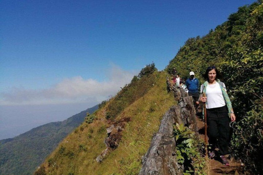 In French: private day trip to Doi Inthanon (hikes and tours)