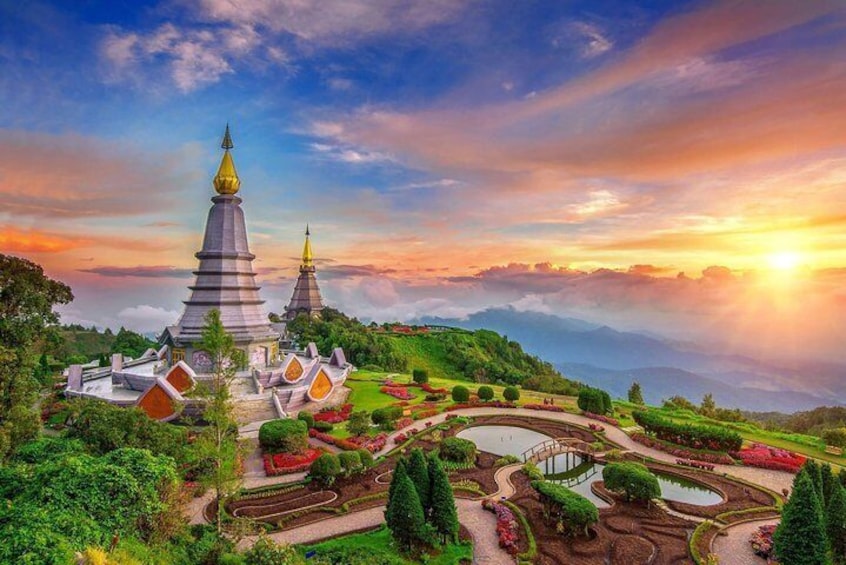 In French: private day trip to Doi Inthanon (hikes and tours)
