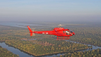 Guided Siem Reap Helicopter Tour with Angkor Wat & Tonle Sap