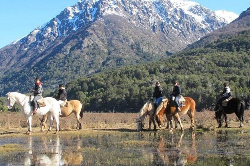 Los Baqueanos Lake Gutierrez Horseback Riding