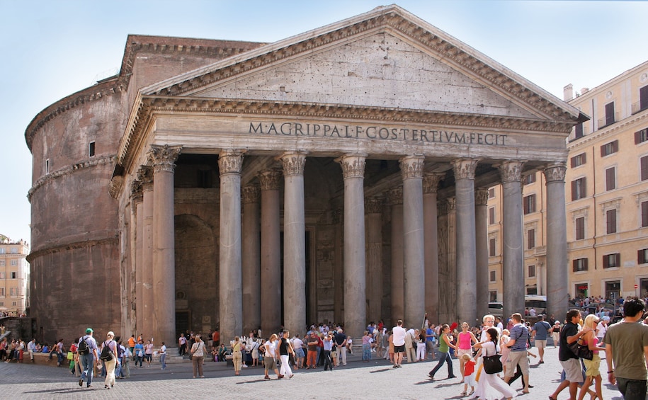 Skip-the-Line Colosseum & Roman Forum Tour with Pantheon & Piazza Navona