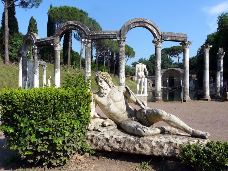 Tivoli Day Trip to Hadrian's Villa & Villa d'Este with Lunch