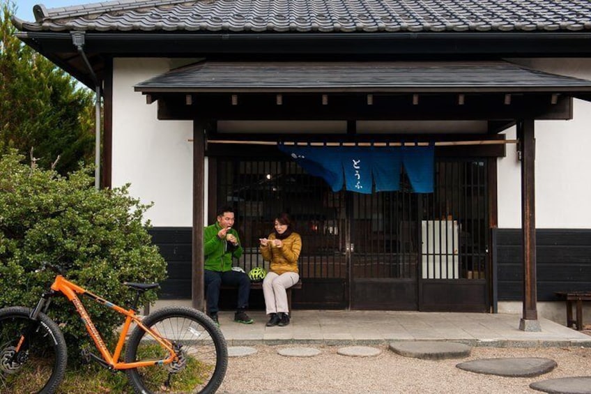 Take a break in a long-established tofu shop