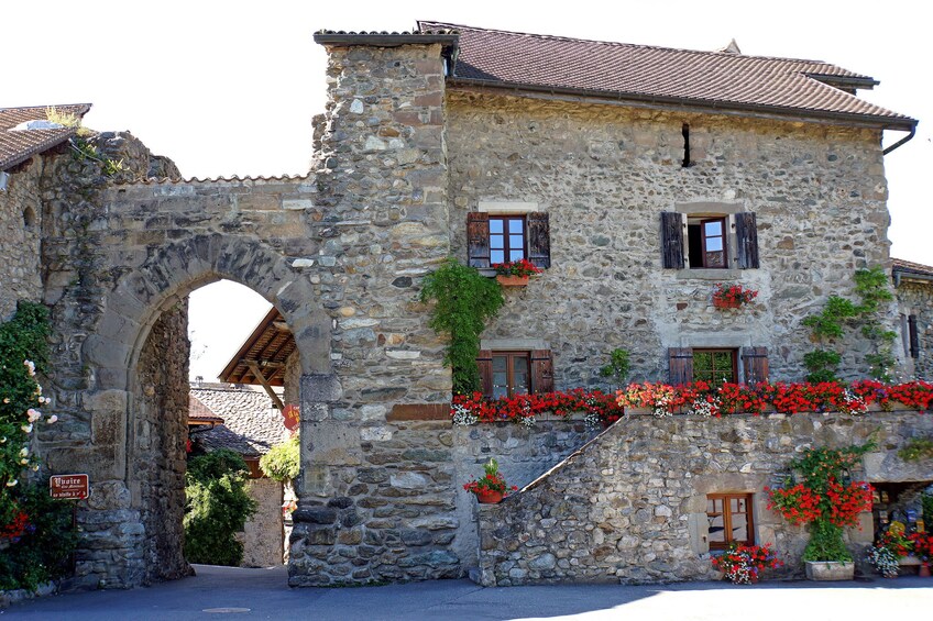 Independant Half-Day Tour of Yvoire with Ferry Boat Ride