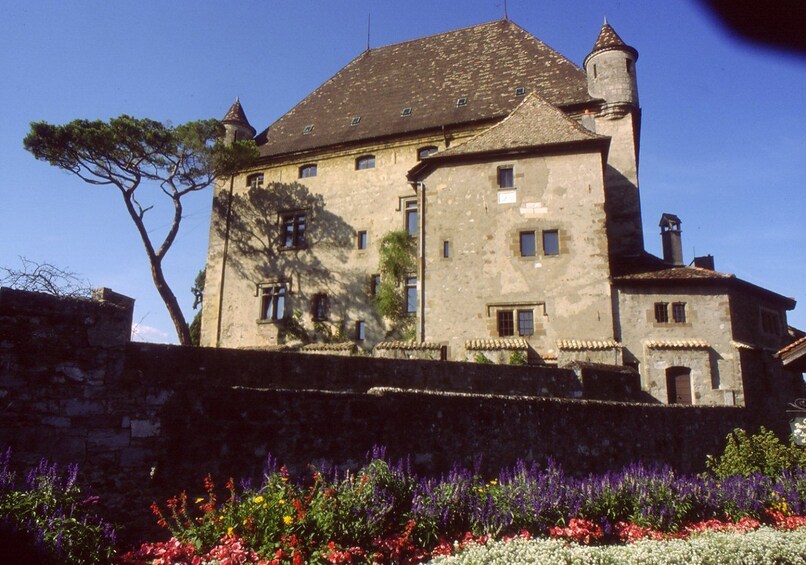 Independant Half-Day Tour of Yvoire with Ferry Boat Ride
