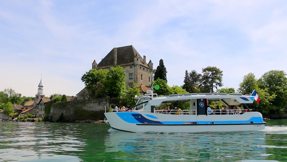Independant Half-Day Tour of Yvoire with Ferry Boat Ride