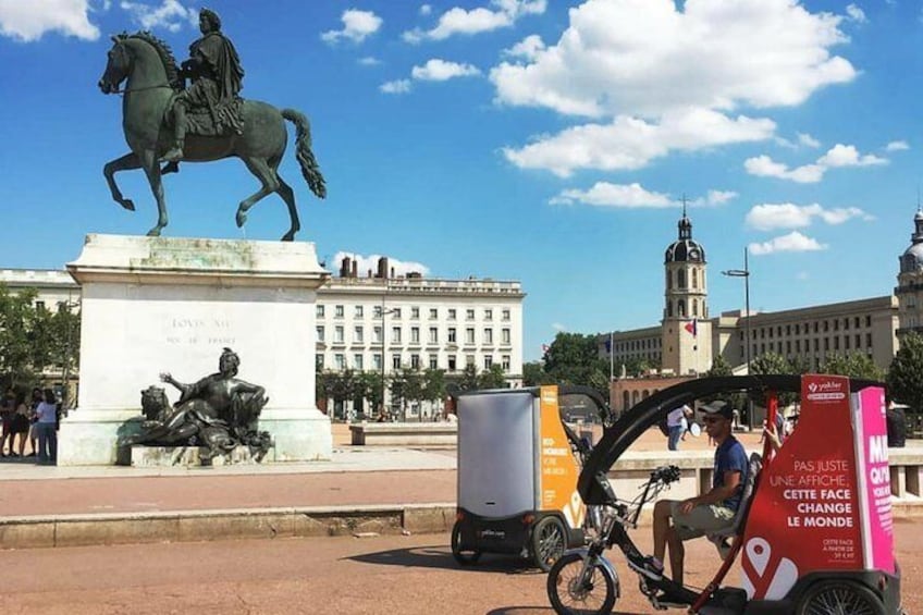 Treasure hunt in a Pedicab tour of Lyon