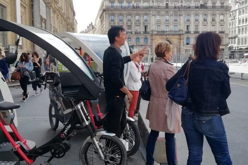 Treasure hunt in a Pedicab tour of Lyon