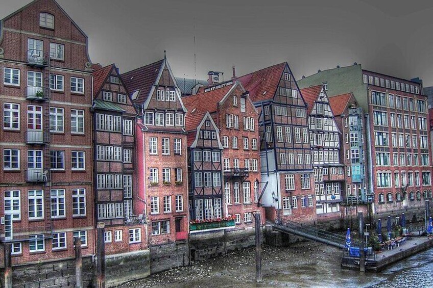 Discover Hamburg from landmark to landmark