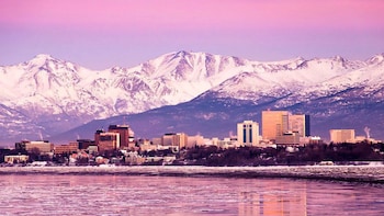 Scenic City Tour with Lake Hood, Bootleggers Cove & Chugach Mountains