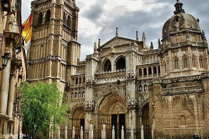 Private Tour Aranjuez – Toledo - Small group and hotel pick up from Madrid
