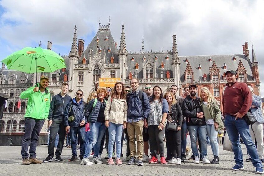 Discover the secrets of Bruges on foot