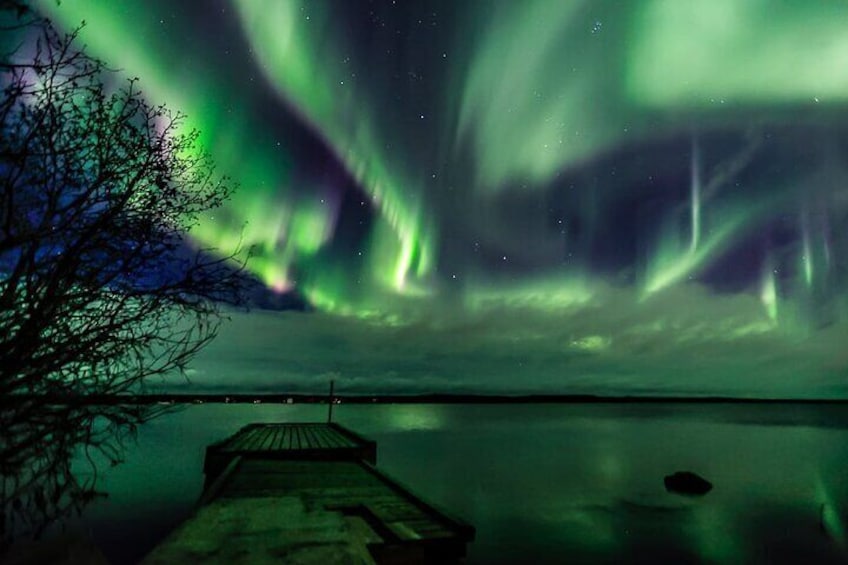 Yellowknife 4D3N Aurora Viewing Tour Package Including 3-Nights 4Stars Hotel 