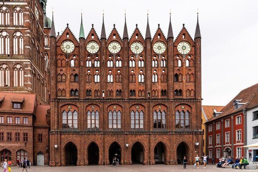 Walking Tour of Old Town Highlights of Stralsund at Night