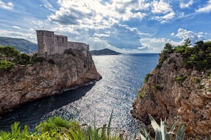 Game of Thrones: Full-Day Tour of Dubrovnik, Lokrum & Trsteno