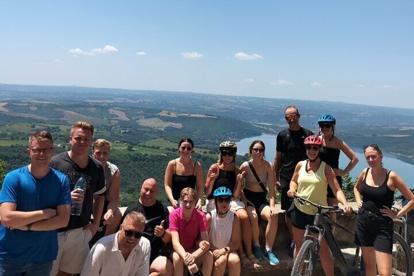 Enobike tour to Lake Corbara and Titignano Castle