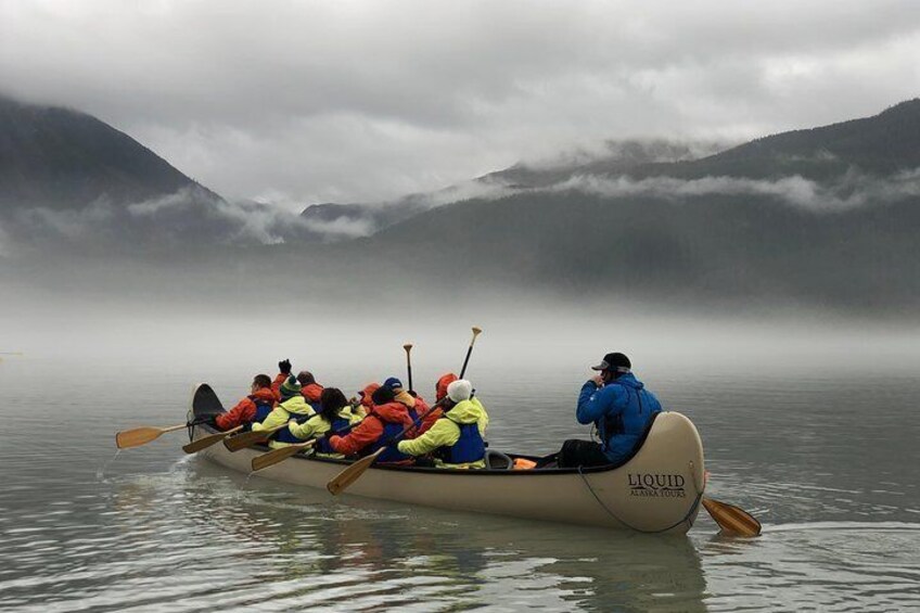 One hour of team work is required to get out to the Mendenhall Glacier via canoe. 