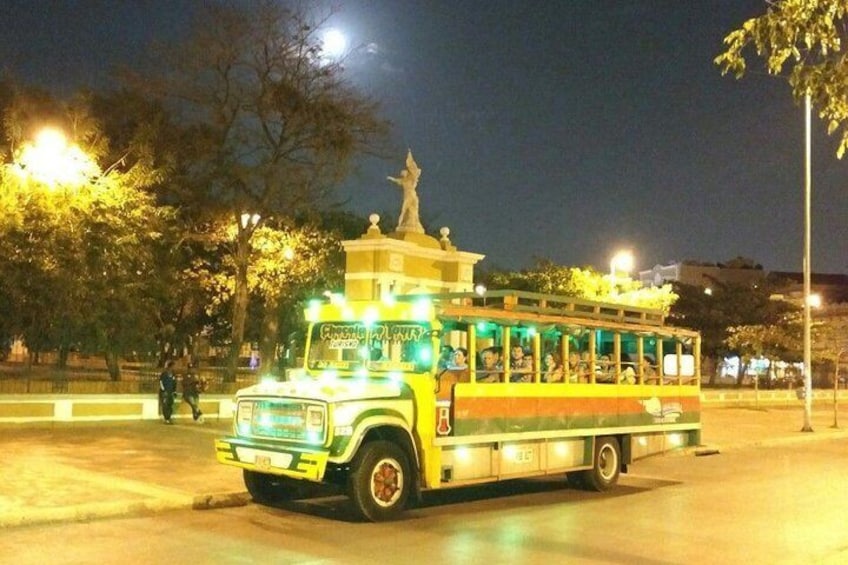 Cartagena: Party and Drinks in The Chiva Bus