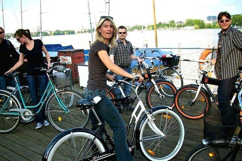 Bicycle tour through the "other" Hamburg