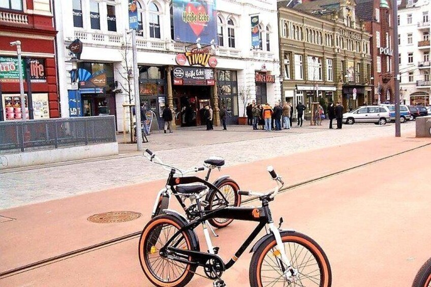 Bicycle tour through the "other" Hamburg