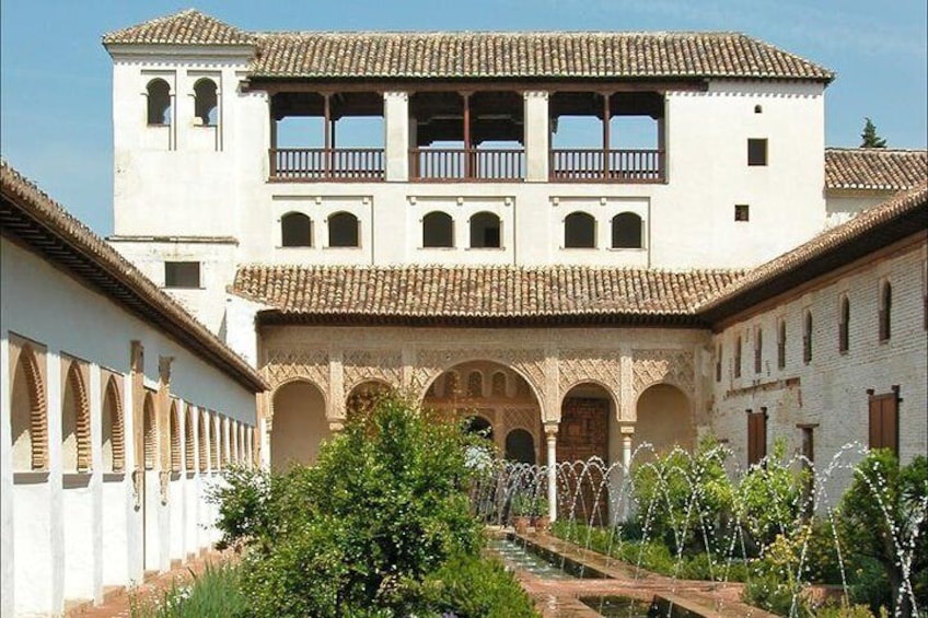 Alhambra Granada and Cordoba Mosque - Reduced group hotel pick up from Madrid