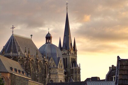 Evening stroll through Aachen - GERMAN (public)